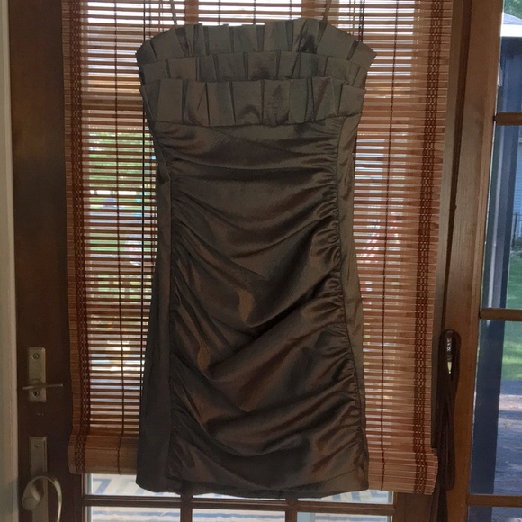 Brand: Cache.  Color: Silver.  Size: 12 - Picture 5 of 6